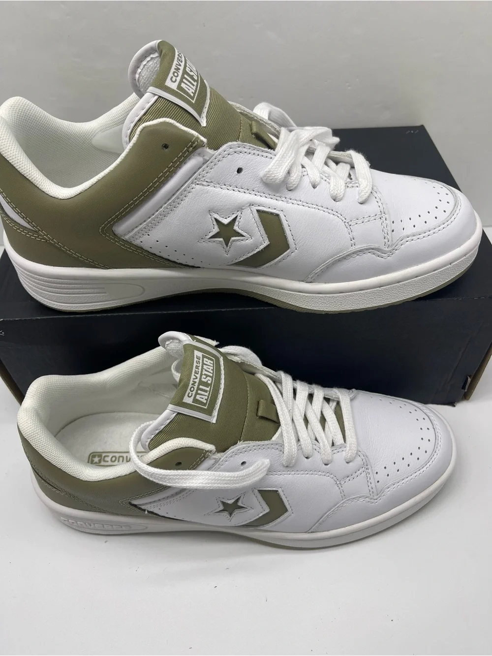 Converse •Men’s Sz 10 A11092C WEAPON OX
WHITE/MOSSY SLOTH/WHITE Athletic Sneaker - Picture 2 of 16